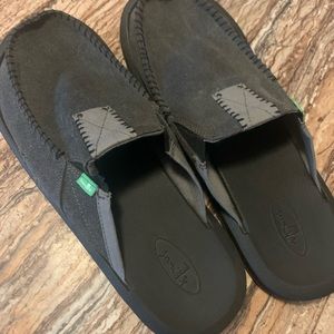 Sanuks Slide Ons